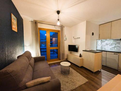 Appartement moderne 1 chambre avec piscine, proche ski et village