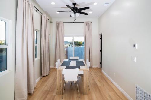 Facilities, Lux Coastal Getaway, Brand New, Central Location in Bay Park