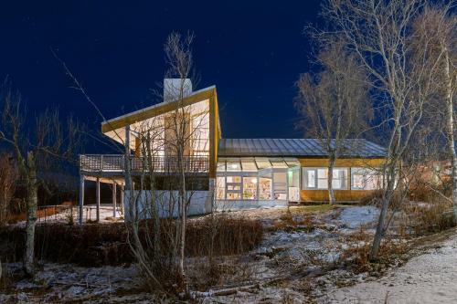 Elegant 4BR villa with great views and location, Tromsø