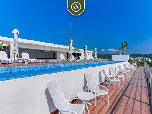 Luxury Oceanfront 3 BR Condo - Private Jacuzzi in Cruz de Huanacaxtle, Mexico