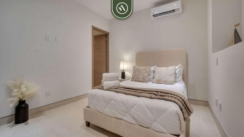 Stylish 2 BR Condo Near to the Beach - Pool in El Pueblito, Mexico