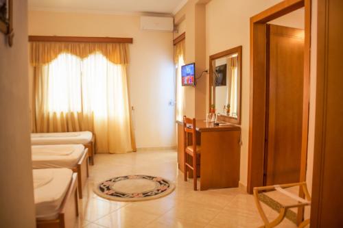 Family Suite with Balcony image 3