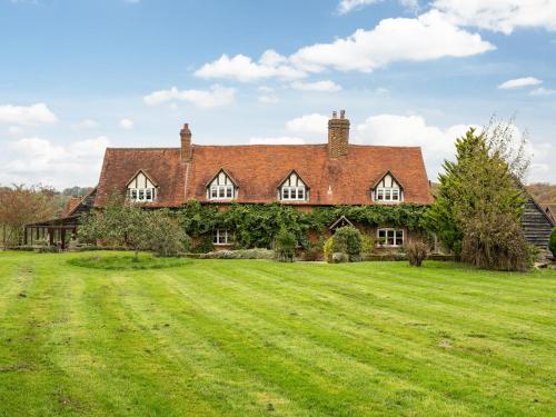 Chilterns Farmhouse Hideaway Pass the Keys gîte à louer Stokenchurch