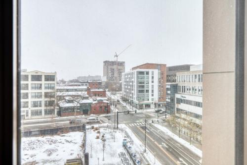 Kendall Sq 1BR w Gym Concierge nr MIT BOS-592 in Boston, USA