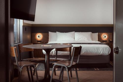 Two Bedroom Suite with Kitchenette - High Floor