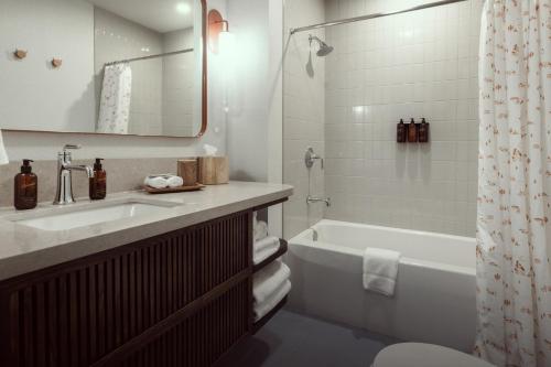 Queen Room - High Floor