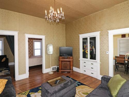 Vintage Parlor home in Grand Junction