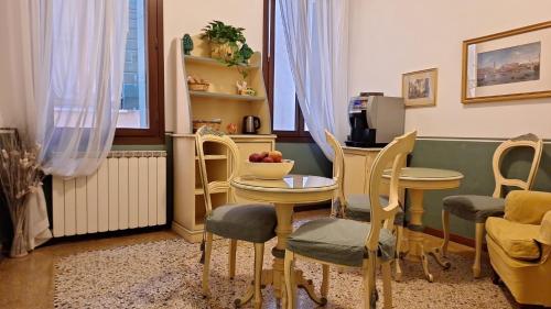 Ca' San Trovaso - 6 Rooms – Venice, GA