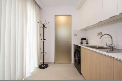 Cherry Central Luxury Suites 5