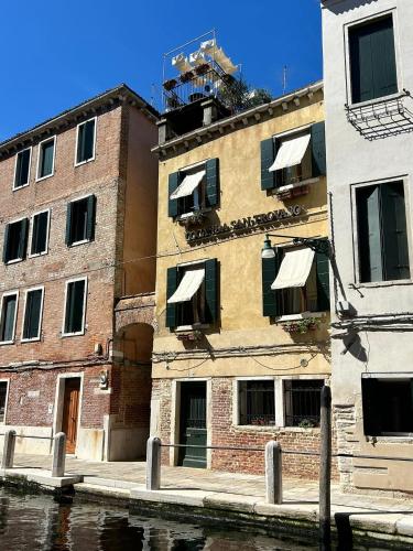 Ca' San Trovaso - 6 Rooms – Venice, GA