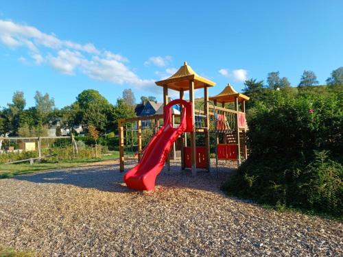 兒童遊樂場, Ferienhaus Birkelbach in 恩特布呂克