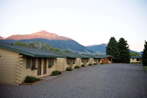 Yellowstone Valley Lodge, Ascend Hotel Collection in Pray, USA