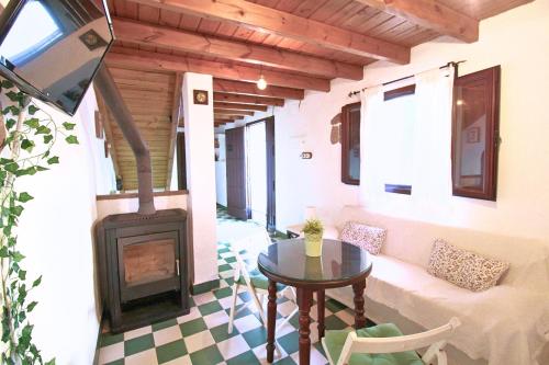Iekārtas, La Casita del Bosque de las Letras by SIERRA VIVA in Santa Analareala