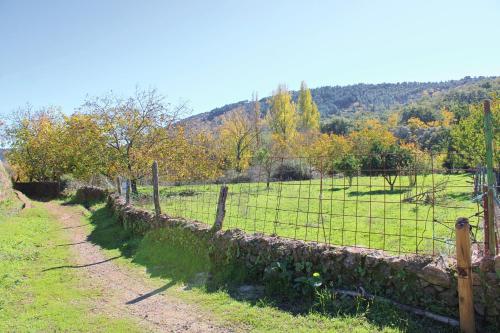 Apkārtne, La Casita del Bosque de las Letras by SIERRA VIVA in Santa Analareala