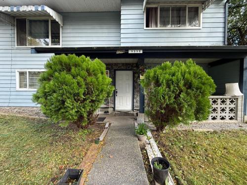 Deluxe Family Large Quadruple room in Surrey, Canada