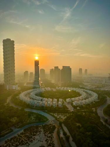 Fully Furnished Cozy Studio Studio Apartment in JVC Dubai, Dubaj (zdjęcie 3)