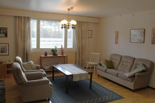 Omakotitalo Alajärvellä (Omakotitalo Alajarvella) in 阿拉耶爾維