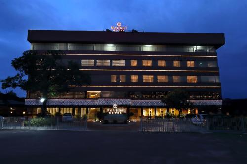 Magnet Hotel - Azhikode South