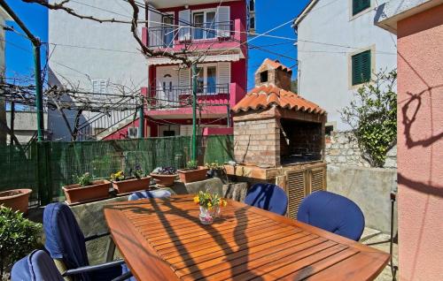 Ferienhaus ADRIENNE 100m vom Strand in Miholascica auf der Insel Cres in Miholašćica