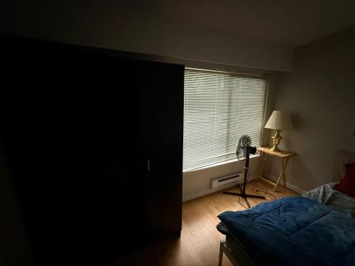 Hotel Queen Room Surrey Central City Center Holland Park in Surrey, Canada
