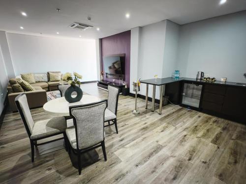 Presidential Suite image 10