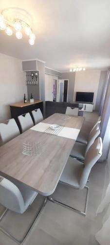 L'amicale : 80 M², 6 Prs, 3 Ch, Centre Ville - Dijon