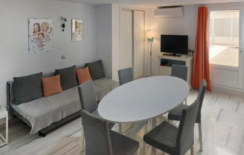 Two-Bedroom Apartment room in Nice Apartment In Torremolinos With Swimming Pool