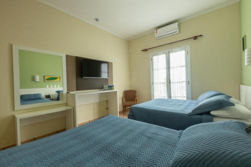 2 double beds