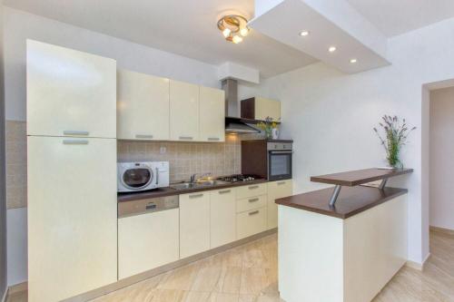 Létesítmények, House Brist in Drinovci