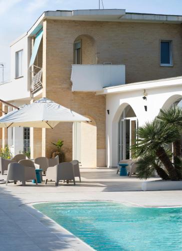 Úszómedence, La Via del Mare in Pozzuoli