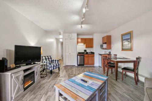 105 Pointes North Inn in Charlevoix, USA