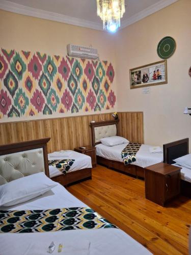 4 twin beds