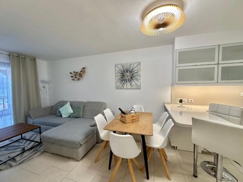 Capitain Jane's Beachside Haven 4