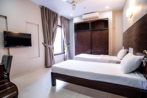 Superior Deluxe Double or Twin Room  room in Hillside Homes