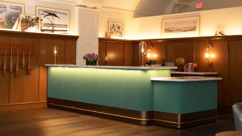 Harbor Court Hotel - image 14