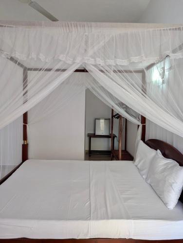 Deluxe Double Room with Sea View image 1