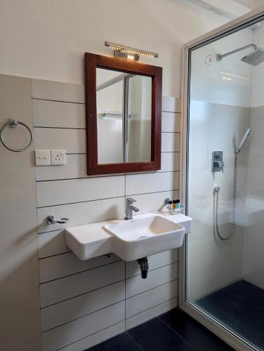 Single Room with Balcony image 1