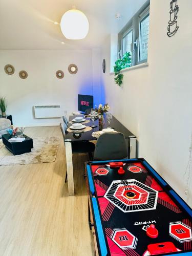 Elegant Two Bedroom Apartment In the Centre with Parking and Garden, Birmingham (zdjęcie 3)