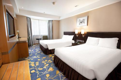 Standard Twin Room image 3