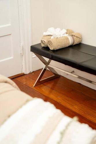 8 Peaceful, Bright apt 3br close to Milton center in Milton, USA