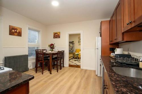 8 Peaceful, Bright apt 3br close to Milton center in Quincy (MA)