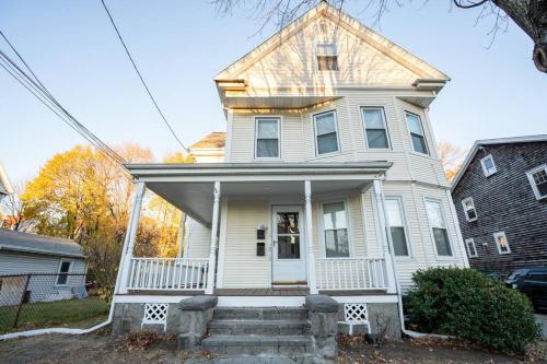 8 Peaceful, Bright apt 3br close to Milton center in Quincy (MA)