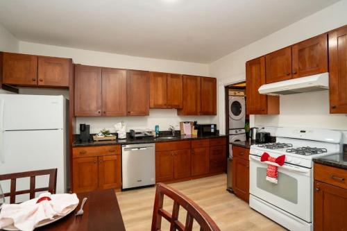 8 Peaceful, Bright apt 3br close to Milton center in Quincy (MA)