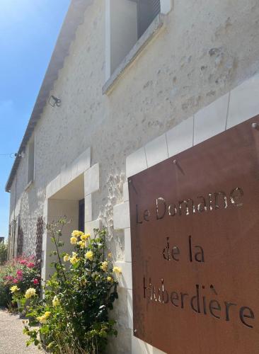 Vista exterior, La Huberdiere in Luynes