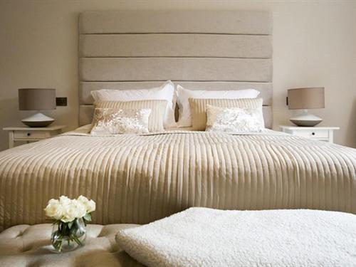 The Lane Hotel - image 4