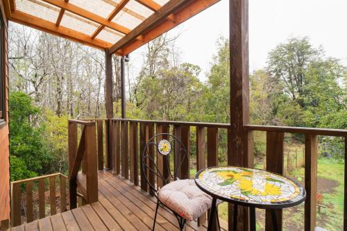 陽台/露台, Pucón REC-Lodge Cabañas Las Bandurrias (Pucon REC-Lodge Cabanas Las Bandurrias) in 坎德拉里亞