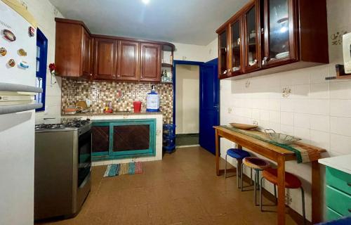 Kitchen, Casa Arraial do Cabo, perto Praia Grande in Arraial do Cabo