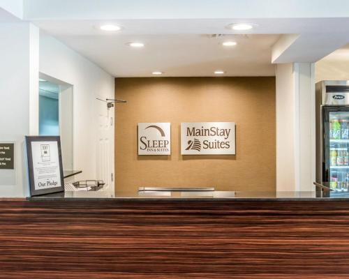 Mainstay Suites Pittsburgh Airport - image 2