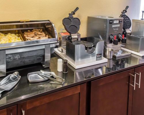 MainStay Suites Pittsburgh Airport - image 6