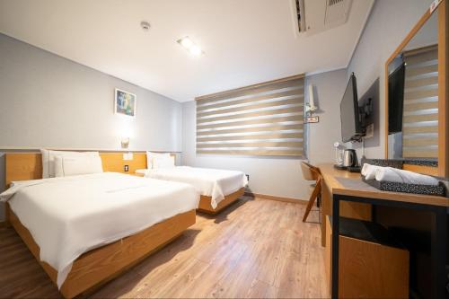 Twin Room with Sea View